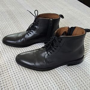 Aldo Black Chukka Boots Sleek Leather Design